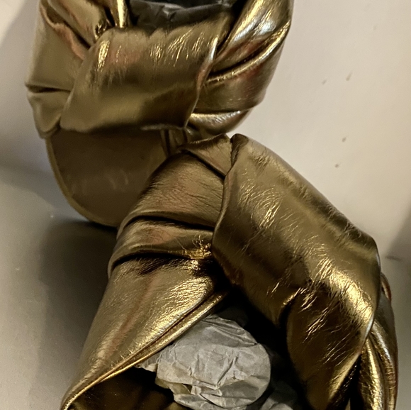 Balenciaga - Picture 11 of 16